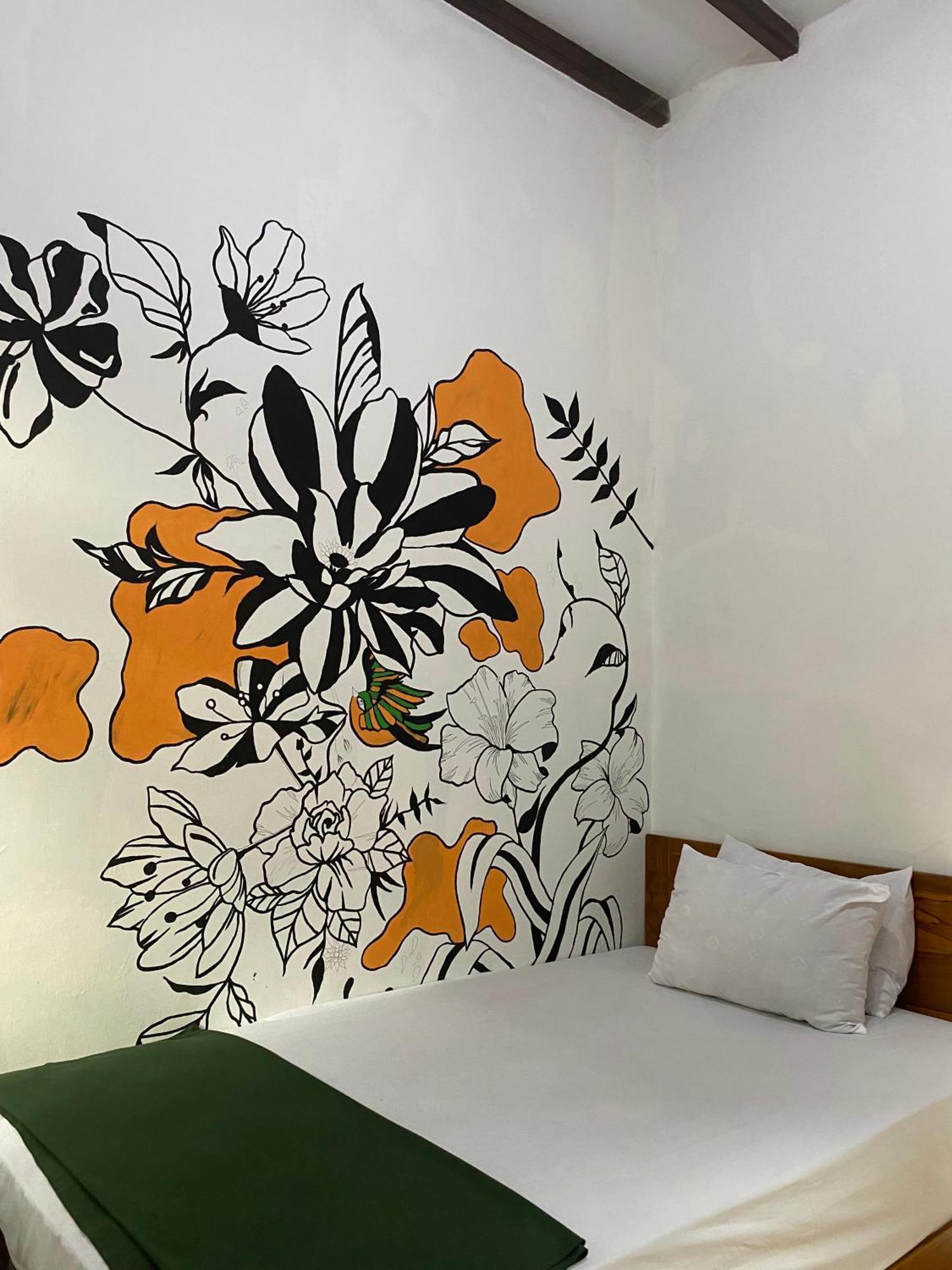 Zzz Hostel Banyuwangi  Exterior photo
