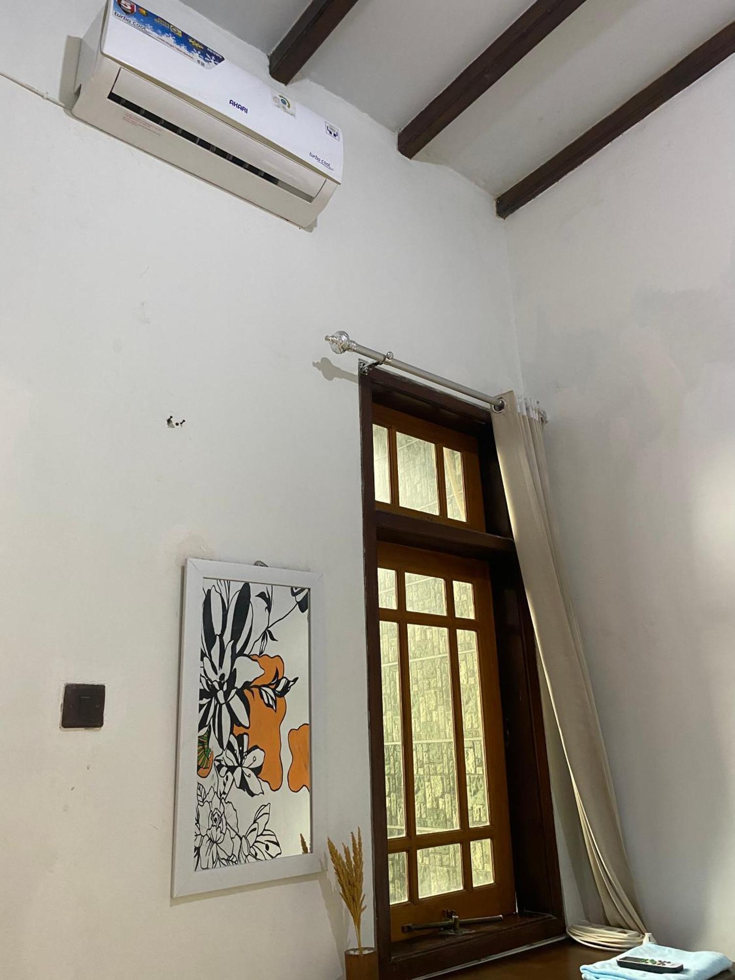 Zzz Hostel Banyuwangi  Exterior photo